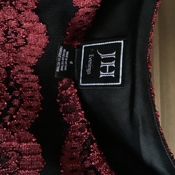 Lace dress - Picture 4 of 5